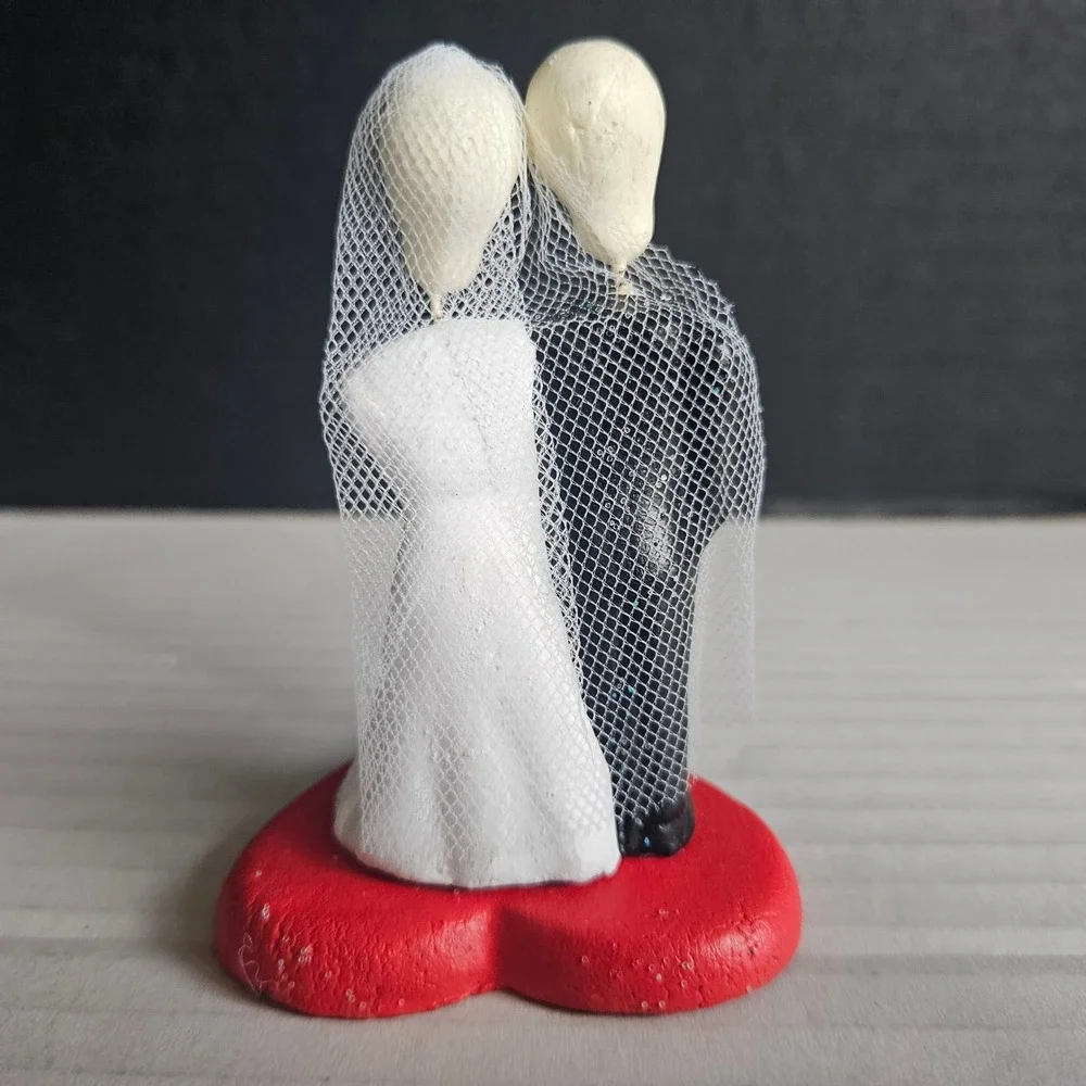 Mexican Wedding Skeletons Couple Figurine Day of the Dead Bride Groom Heart Base
